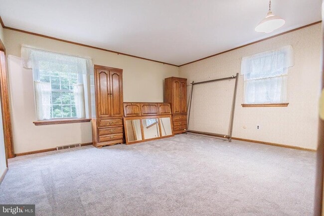 Building Photo - 2294 Linden Ave