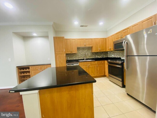 Building Photo - 12929 Centre Park Cir