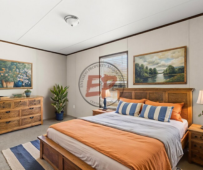 Building Photo - 21 Clear Creek