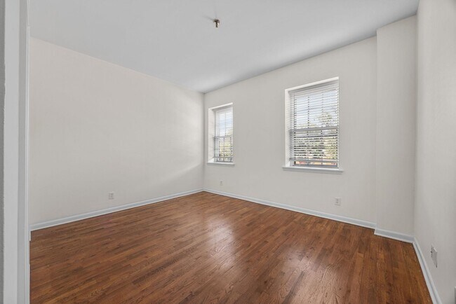 Building Photo - 227 Christopher Columbus Dr