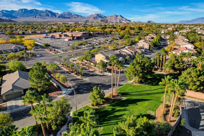 Building Photo - 1 Story in Summerlin - Brand New Carpet, P...