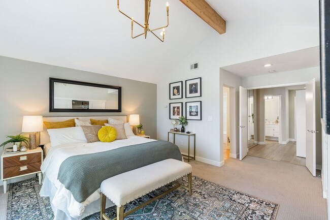 Building Photo - Spacious Alameda Brittany Bay Landing Town...