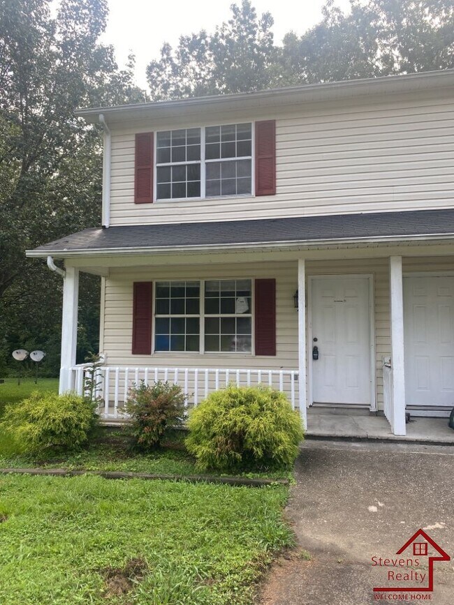 Primary Photo - 181 East Ave
