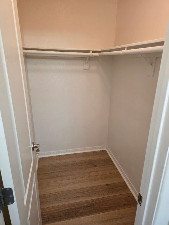 Building Photo - Two Bedroom Upper Unit Condo in Oceanside