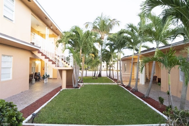Building Photo - Studio, 1 bath  - 4605 N Ocean Dr