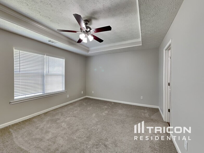 Building Photo - 5085 Towne Park Dr