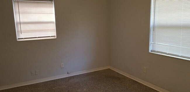 Building Photo - 2450 13th Ave S