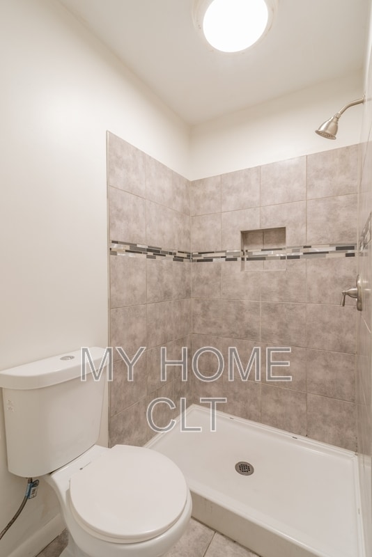 Building Photo - 1024 Houston St