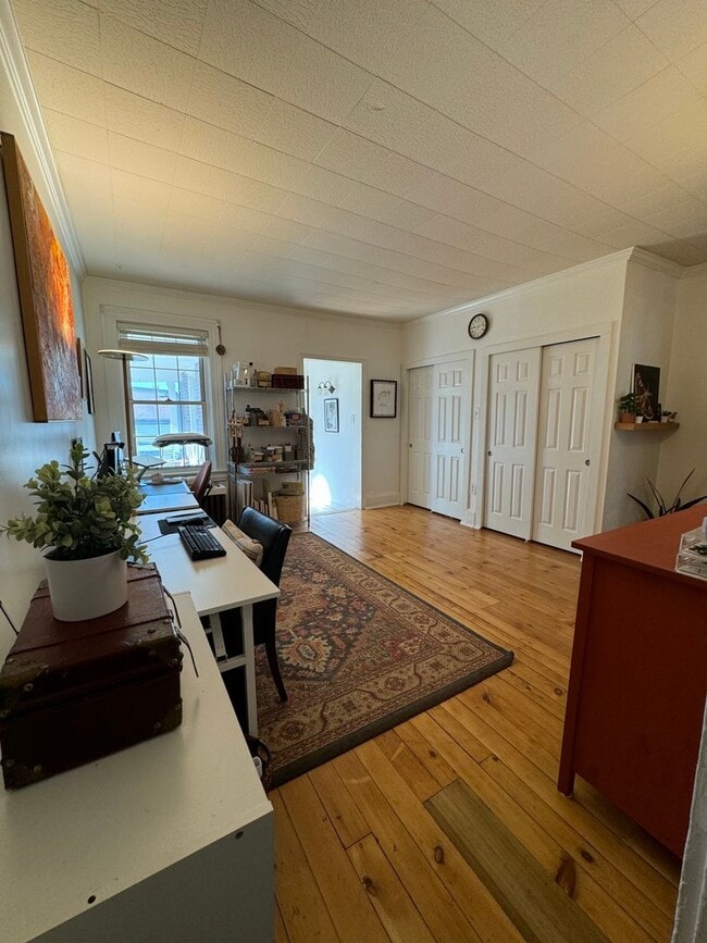 Building Photo - Coming soon! Stylish 3 Bedroom 1.5 Bathroo...