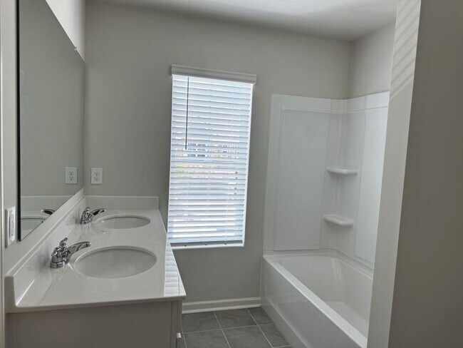 Building Photo - 2292 Blue Monarch Dr