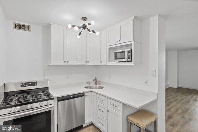 Building Photo - 1250 4th St SW