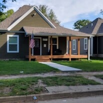 Building Photo - 512 Moro St