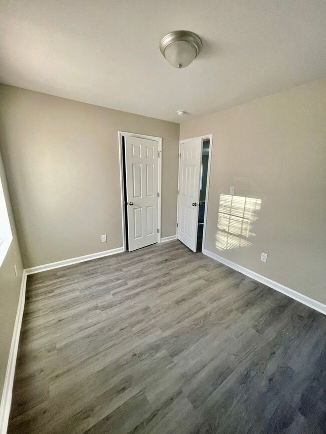 Building Photo - Beautiful 3 bedroom 1 bath home , Located off N Graham street