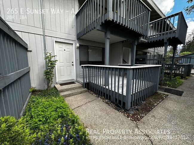 Primary Photo - 265 E Sunset Way