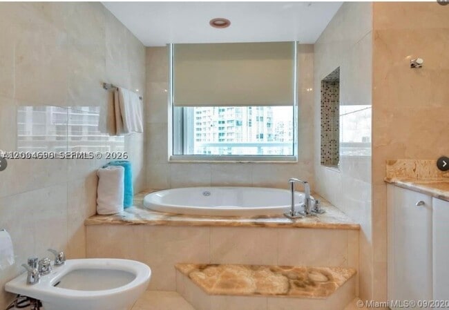Building Photo - 16500 Collins Ave
