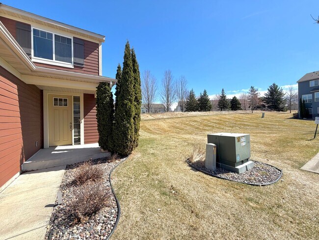 Building Photo - Rare 4 Bedroom End Unit Townhome in The Beautiful Stonemill Farms of Woodbury