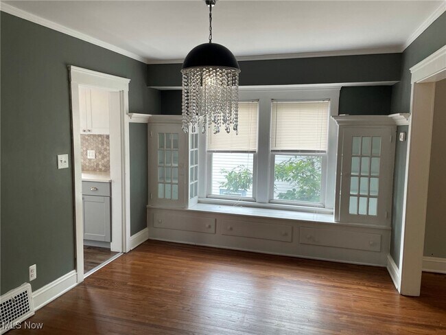 Building Photo - 2091 Carabel Ave