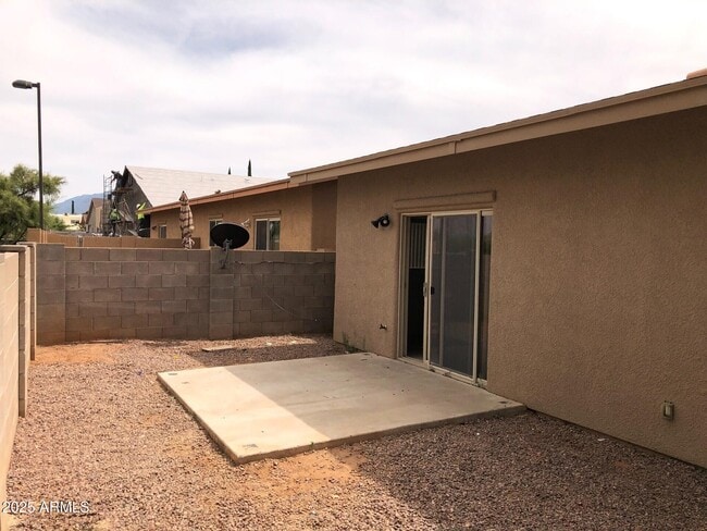 Building Photo - 2218 Las Brisas Way