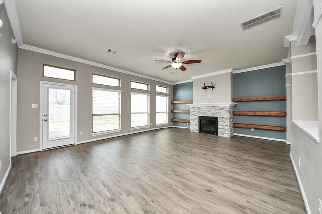 Building Photo - 2009 Amado Ln