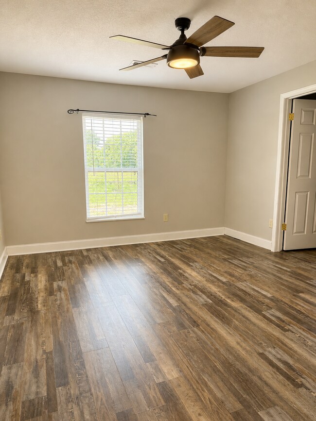 Building Photo - 2709 Montvale Rd