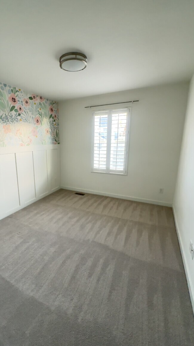 Building Photo - 169 E Ridgeline Wy