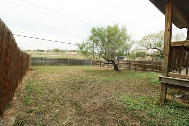 Building Photo - 126 Hallie Pass