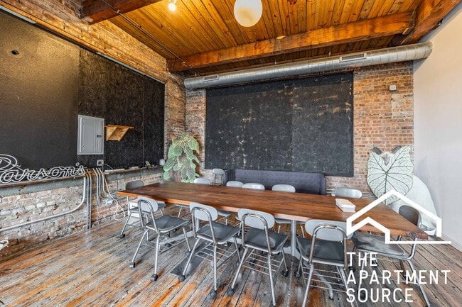 Building Photo - 3124 W Carroll Ave