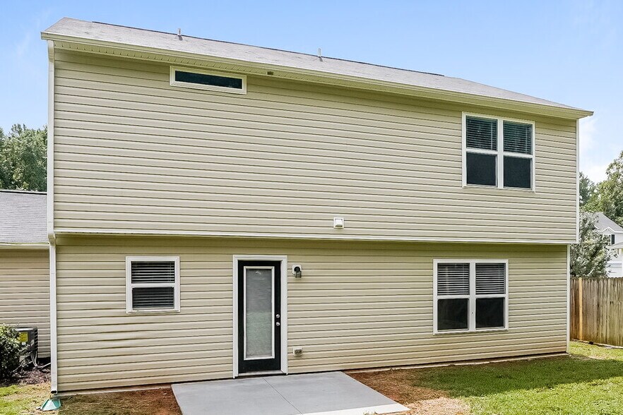 Building Photo - 442 Randolph Dr
