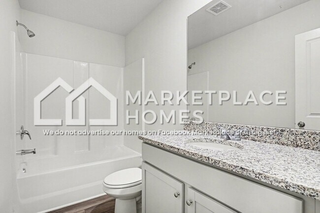 Building Photo - 461 Oakwood Dr NW