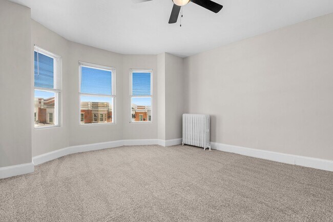 Building Photo - Charming 3-Bedroom with High Ceilings & Modern Updates