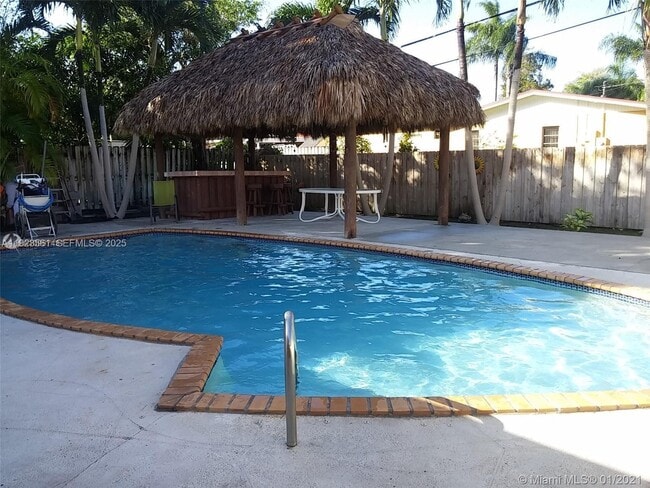 Building Photo - 17050 NW 81st Ave