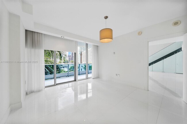 Building Photo - 200 Biscayne Blvd Way