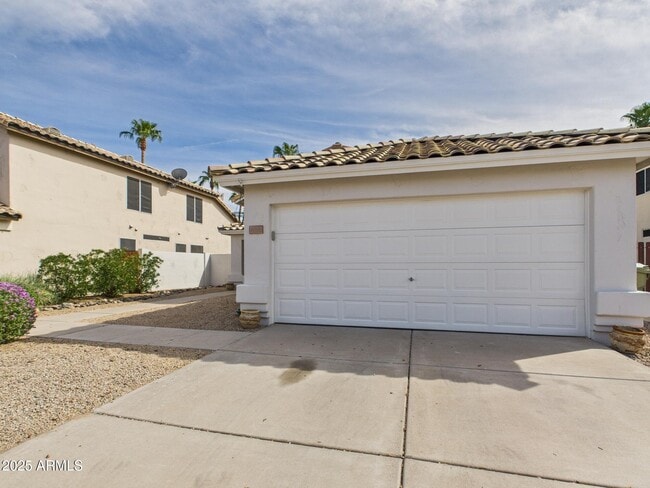 Building Photo - 7125 W La Senda Dr