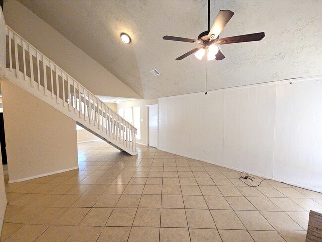 Building Photo - 4718 Reynaldo Dr