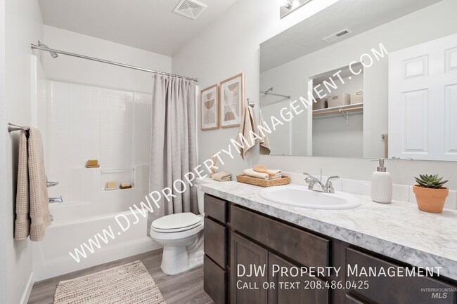 Building Photo - 13564 Palm Beach Dr