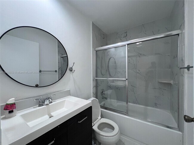 Building Photo - 16322 Malibu Dr