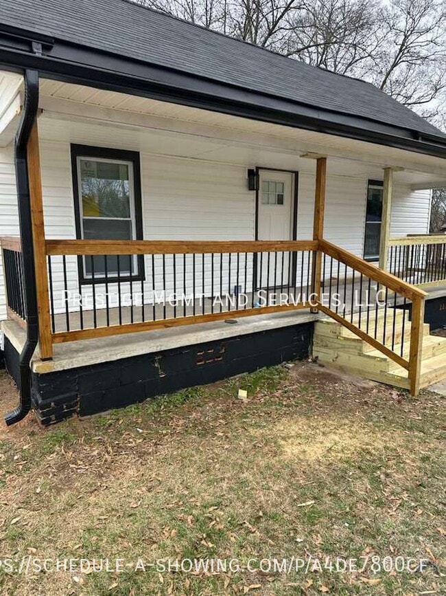 Building Photo - 401 Holmes St