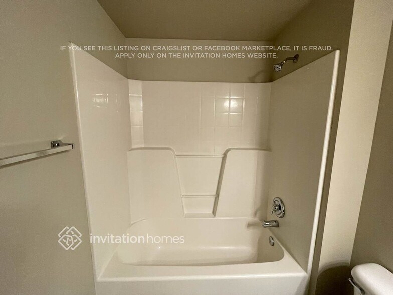 Building Photo - 6006 80th Ave NE