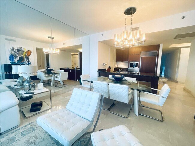 Building Photo - 16001 Collins Ave