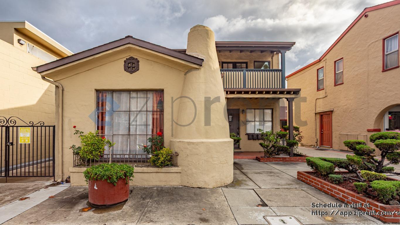 Building Photo - 1390 E Santa Clara St