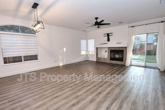 Building Photo - 3112 Gennaker Way