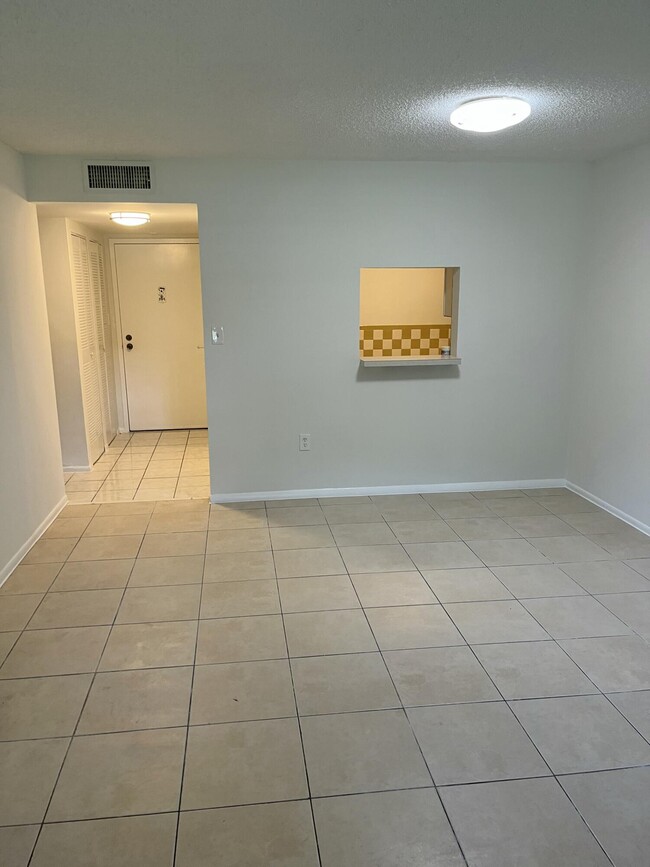 Building Photo - 4304 NW 9th Ave