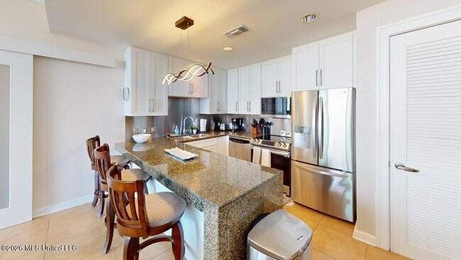 Building Photo - 2060 Beach Blvd