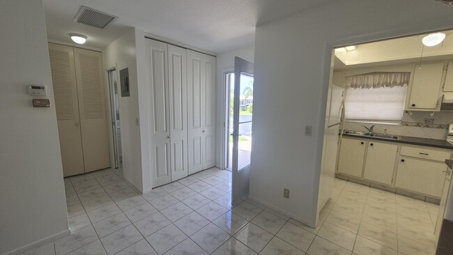 Building Photo - 2805 Crosley Dr E