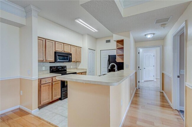 Building Photo - 9833 Baywinds Blvd