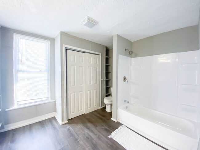 Building Photo - Beautiful 3 Bedroom Home!