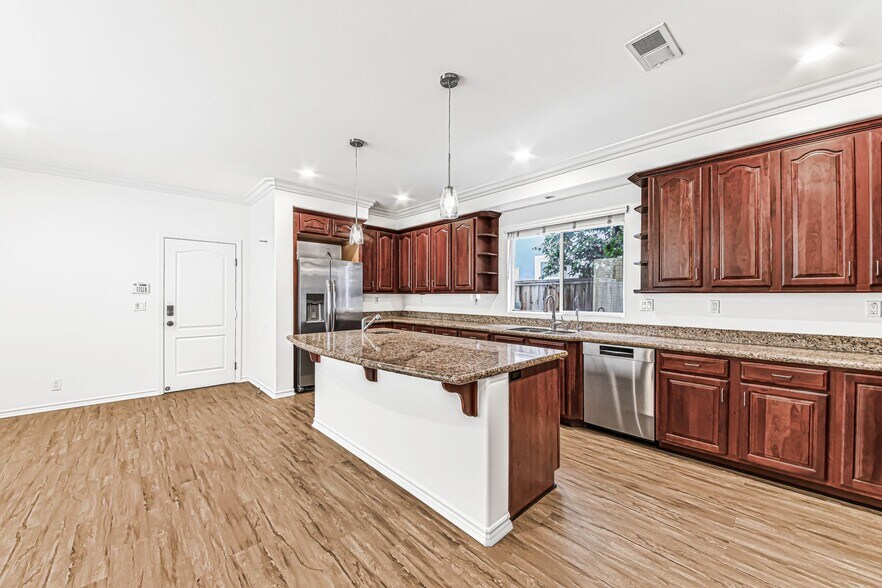 Building Photo - 119 Granada Ave