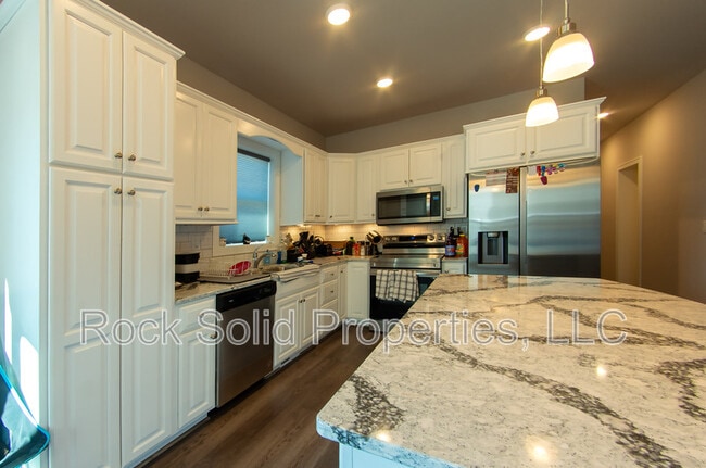 Building Photo - 1638 Elsie Jean Trl