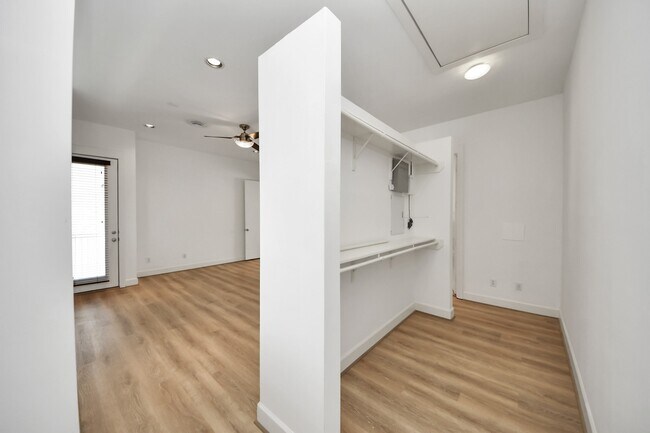 Building Photo - 1822 Southmore Blvd