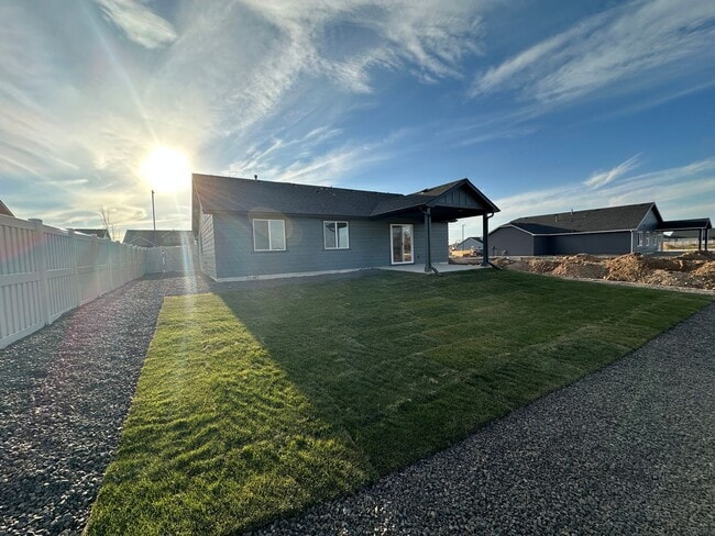 Building Photo - 3bed, 2bath 1,148sq.ft. 2car garage home in Harvest Creek Sub - Nampa